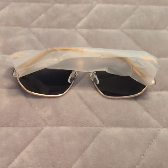 Polaroid Gold and Black Aviator Sunglasses with Double Bridge - Picture 3 of 4